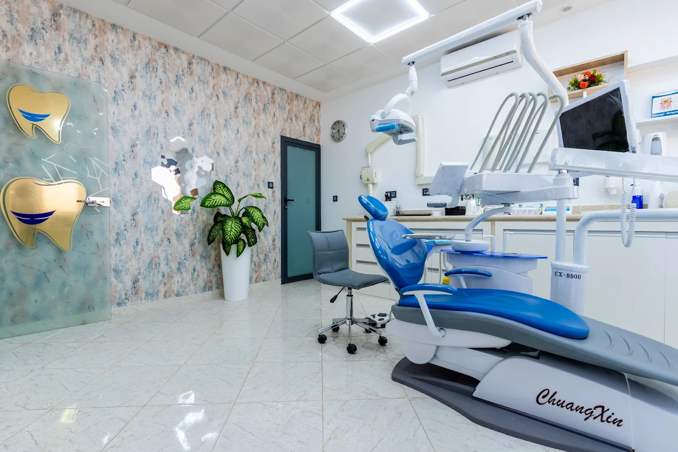 Salle de soins dentaires moderne